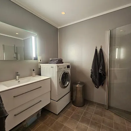 Toppleilighet Pa Elvekanten Med To Romslige Soverom Apartamento *