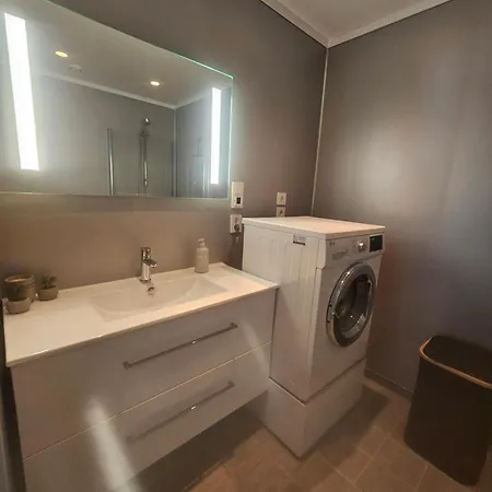 Apartamento Toppleilighet Pa Elvekanten Med To Romslige Soverom