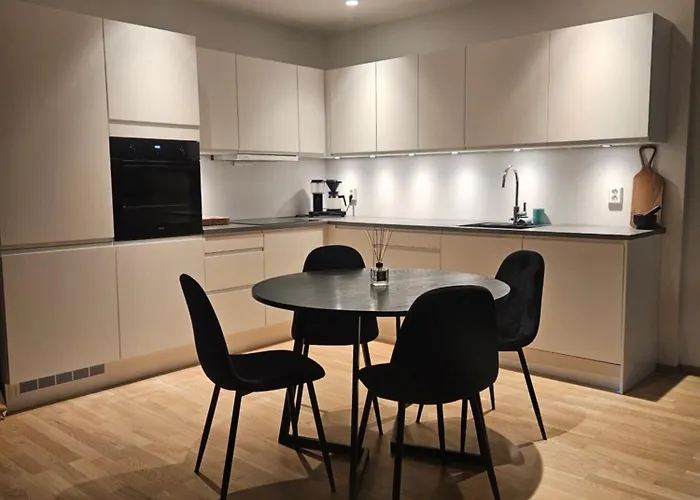Apartamento Toppleilighet Pa Elvekanten Med To Romslige Soverom