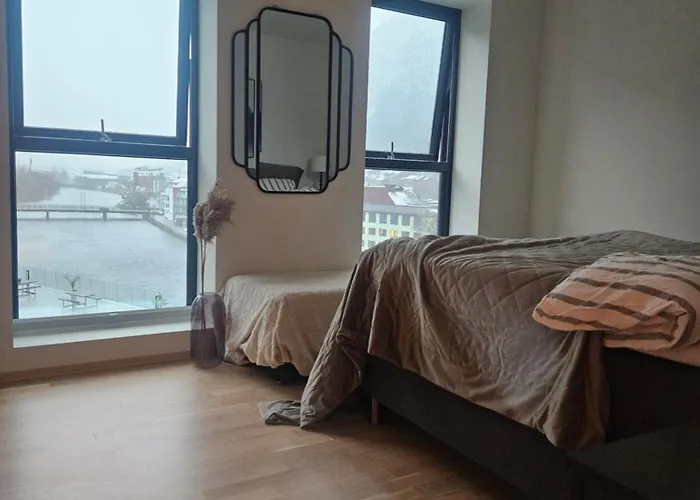 Apartamento Toppleilighet Pa Elvekanten Med To Romslige Soverom