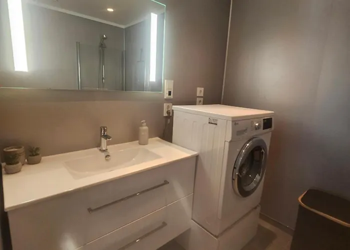 Apartament Toppleilighet Pa Elvekanten Med To Romslige Soverom